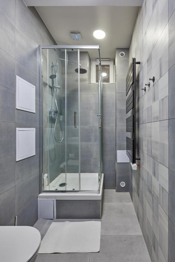 Minimalist Apartment On Wenceslas Square By Prague Days Bagian luar foto