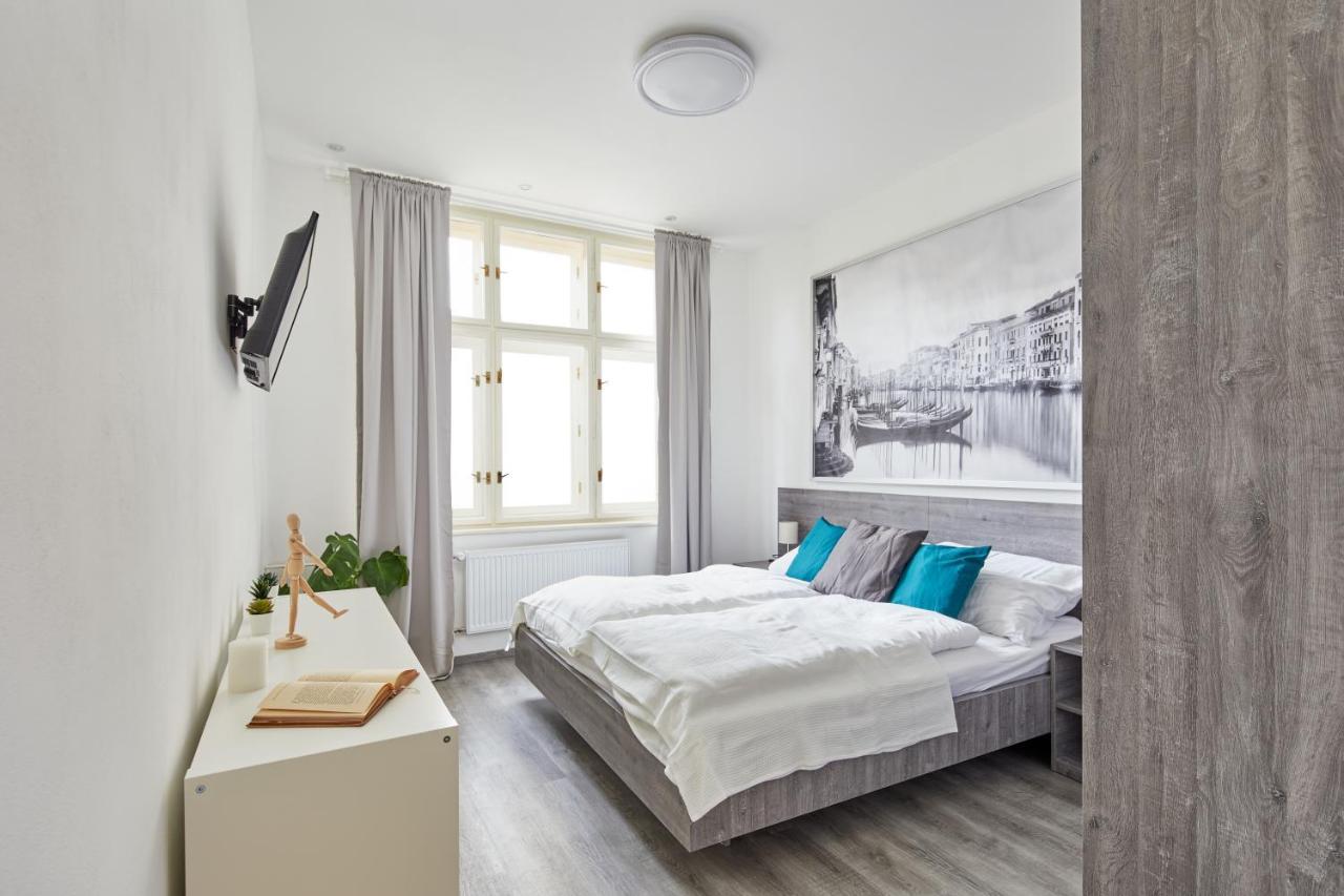 Minimalist Apartment On Wenceslas Square By Prague Days Bagian luar foto